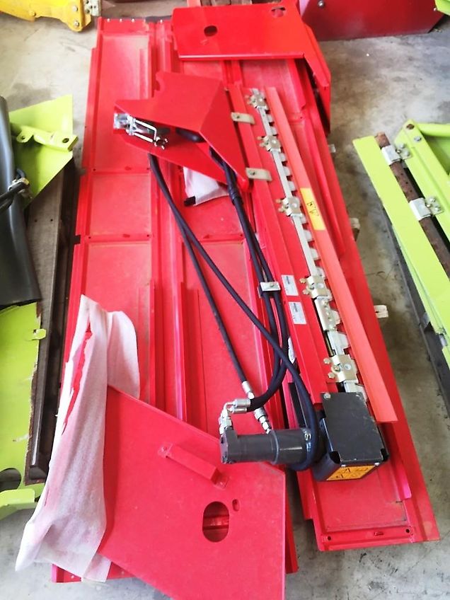 Ziegler Rapskit Claas Vario 716 6m mit 1 Rapsmetrenner rechts