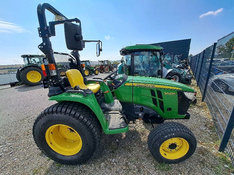 John Deere 3025E