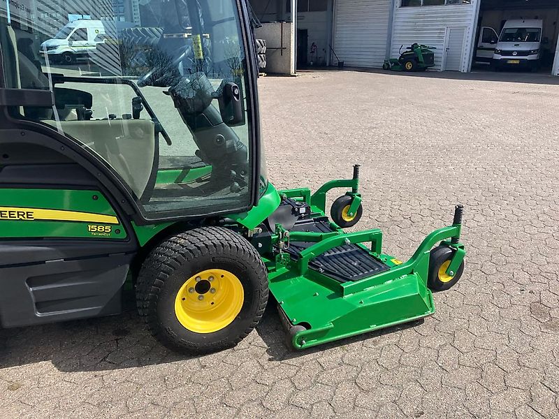 John Deere 1585 M/72" FASTBACK