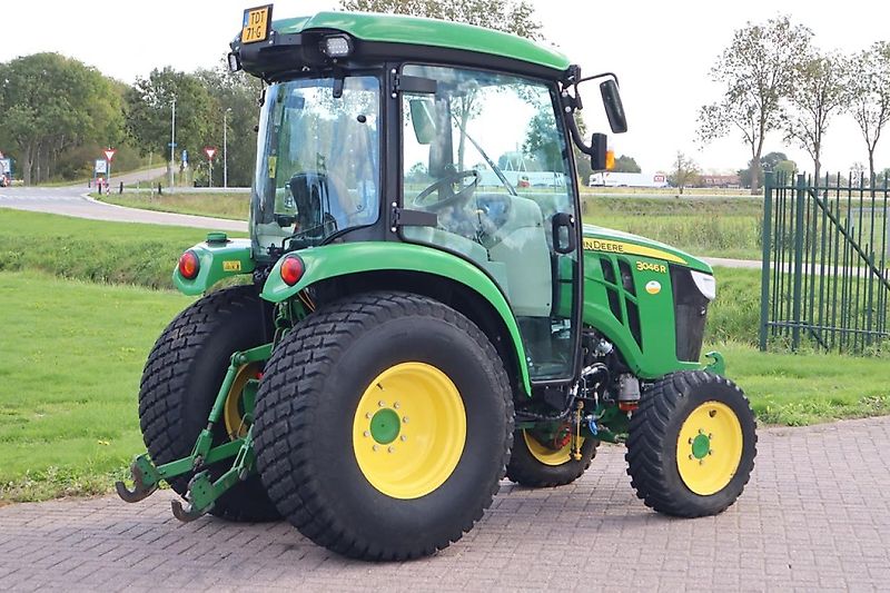 John Deere 3046R TRACTOR