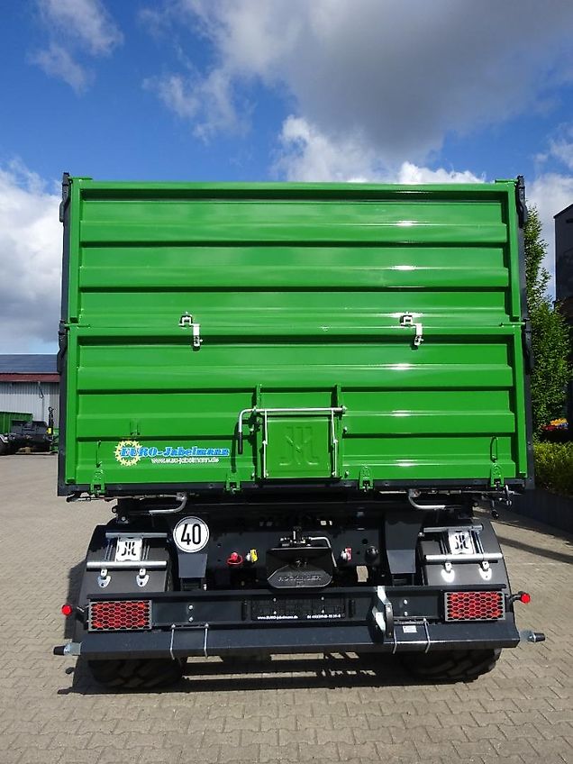 Pronar PRONAR T680 Dreiseitenkipper, 18 Tonnen, neu & sofort lieferbar. Robust, zuverlässig und perfekt für den landwirtschaftlichen Einsatz – jetzt zum Sonderpreis sichern!