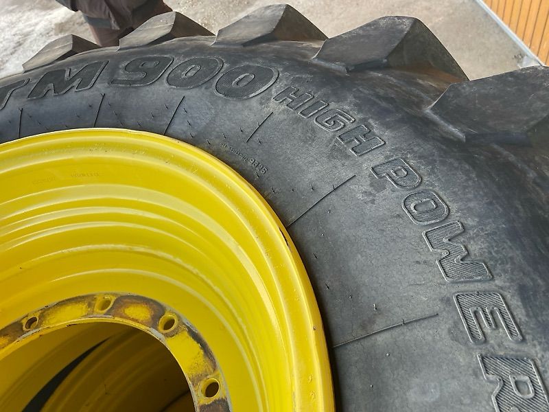 Trelleborg 600/70R30 / 710/75R42 TM 900