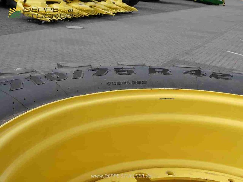 Trelleborg 600/70R30 / 710/75R42 TM 900