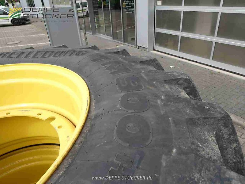 Trelleborg 600/70R30 / 710/75R42 TM 900