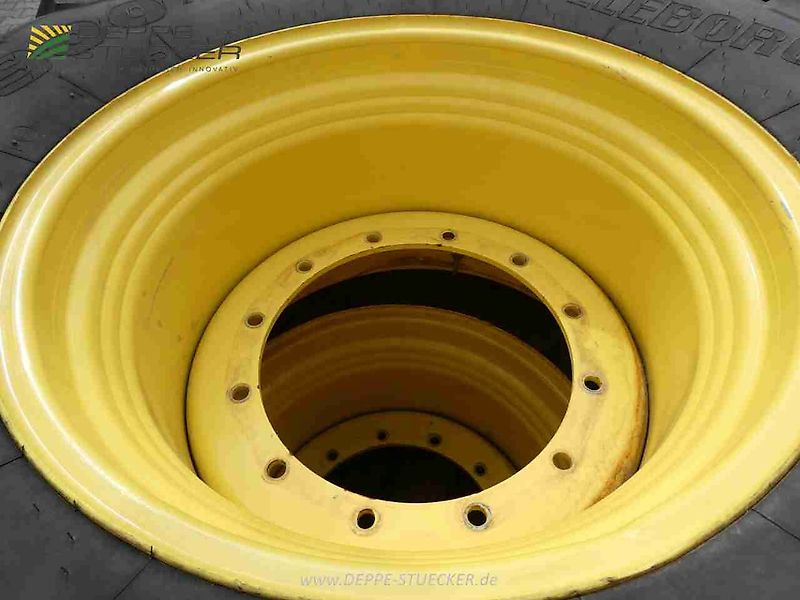 Trelleborg 600/70R30 / 710/75R42 TM 900