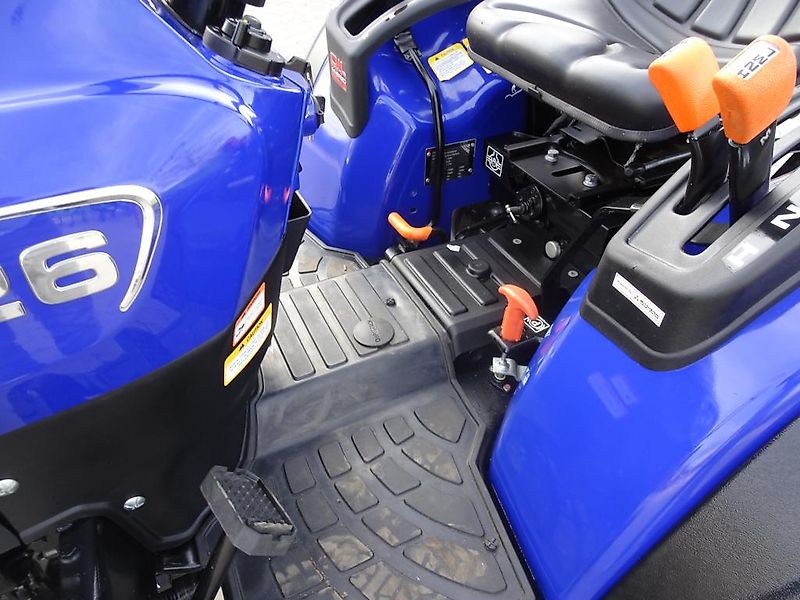 Farmtrac Farmtrac 30 30PS Traktor Schlepper Mitsubishi kein Solis Kubota