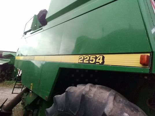 John Deere PIECES BATTEUSE JOHN DEERE 2254 2054 2266 2066