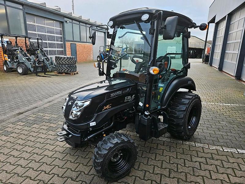 Solis 26 9+9 Panther, mit Kabine und Industrie