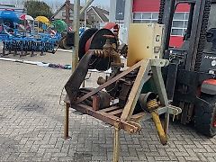tractor aftakaspomp voor uit de put.