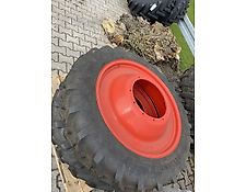 Wielen & Banden 270/95r36 Op velg Wielen & Banden 270/95r36 Op velg