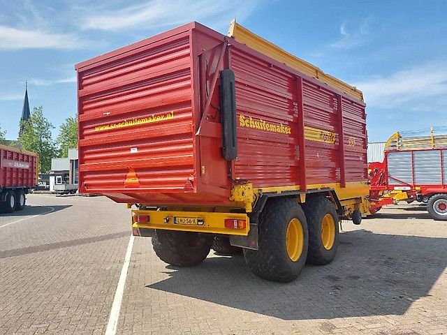 Schuitemaker Rapide 155 SW opraapwagen