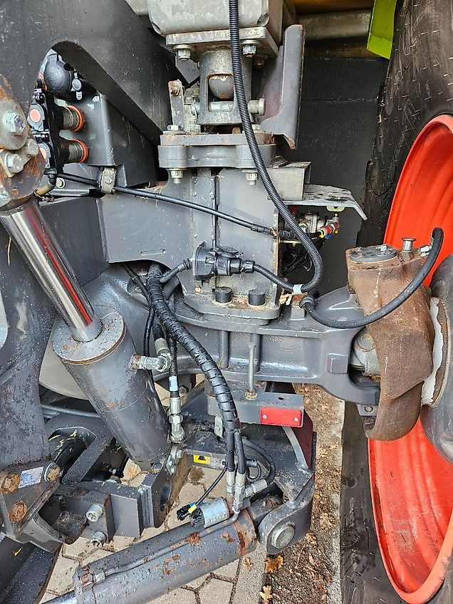 Claas Xerion Saddletrac 3800 "viele Neuteile und Reparaturen durchgeführt"