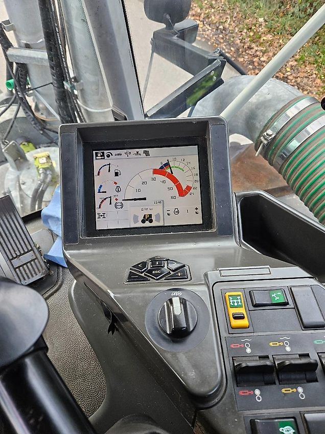 Claas Xerion Saddletrac 3800 "viele Neuteile und Reparaturen durchgeführt"