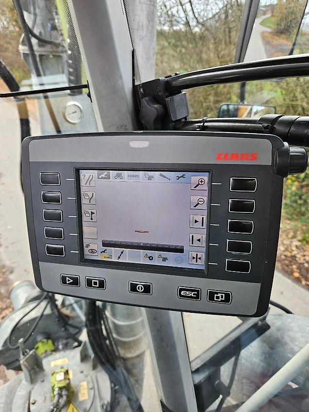 Claas Xerion Saddletrac 3800 "viele Neuteile und Reparaturen durchgeführt"