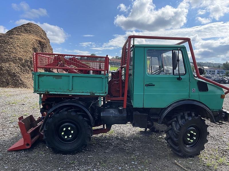 Mercedes-Benz Unimog U1000 mit Werner Forstausrüstung