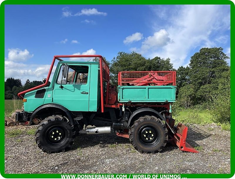 Mercedes-Benz Unimog U1000 mit Werner Forstausrüstung