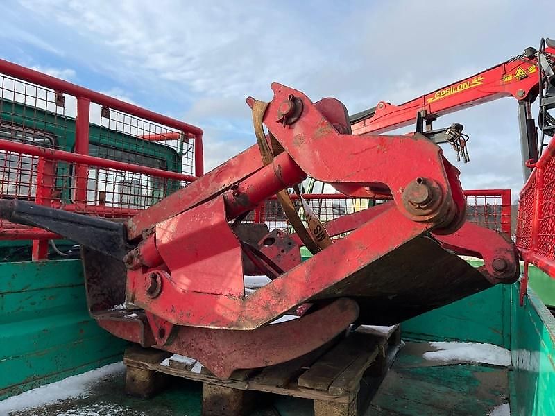 Mercedes-Benz Unimog U1000 mit Werner Forstausrüstung