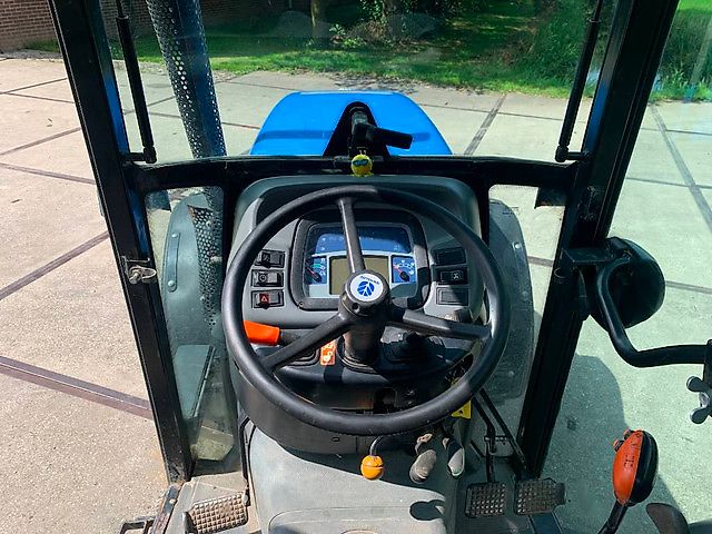 New Holland TN95VA