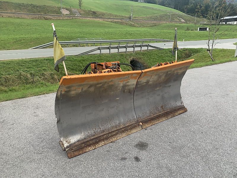 Hauer Schneepflug SRS 2600