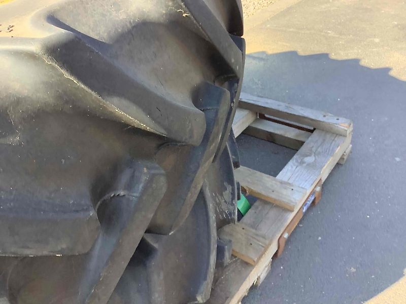 Continental 380/85 R46