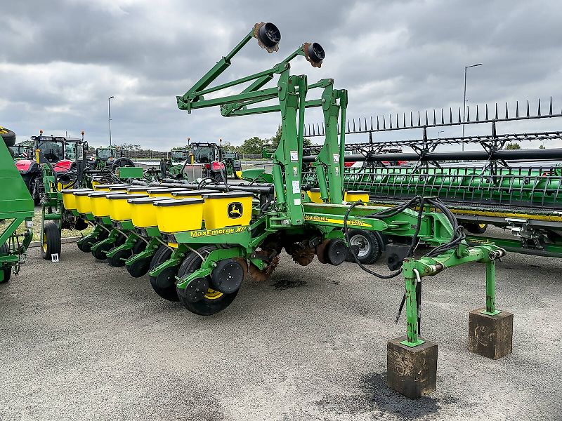 John Deere 1770NT MaxEmerge XP 16 row seeder, foldable, with Computer-Trak 350 control unit