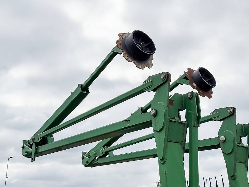John Deere 1770NT MaxEmerge XP 16 row seeder, foldable, with Computer-Trak 350 control unit