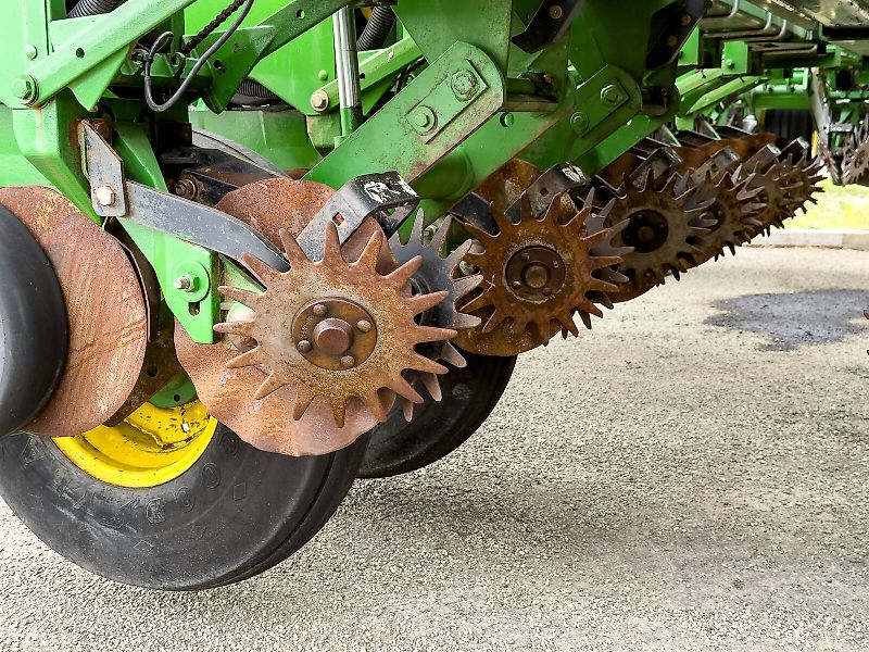 John Deere 1770NT MaxEmerge XP 16 row seeder, foldable, with Computer-Trak 350 control unit