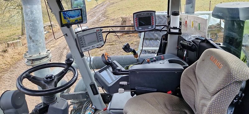 Claas 3800 saddle trac