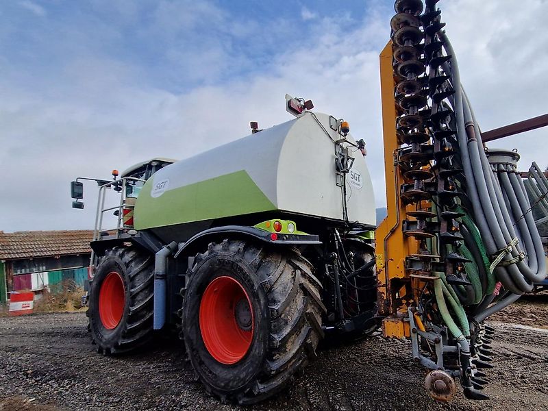 Claas 3800 saddle trac