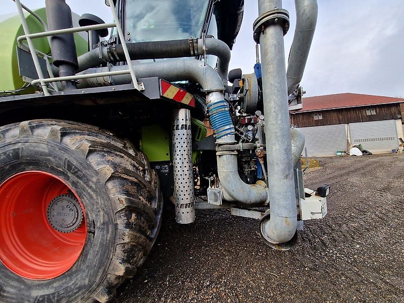 Claas 3800 saddle trac