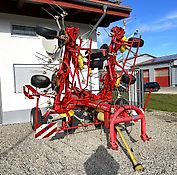 Pöttinger Eurohit 91 AZ - ein 8-er Kreiselheuer mit hydraulisch-klappbarem Transportfahrgestell