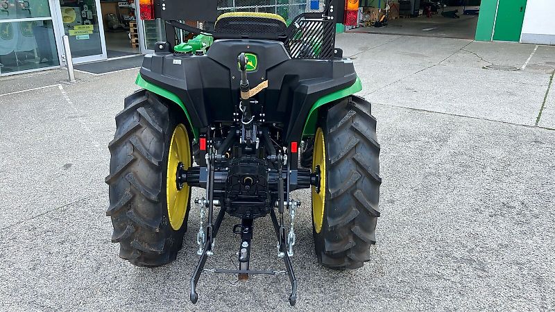 John Deere 3025E
