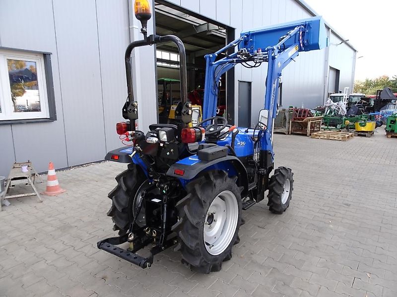 Solis Solis 26 Traktor Trecker Schlepper Bulldog Allrad 26PS NEU