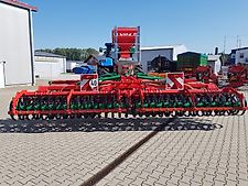 AGRO-MASZ BTC 60H mit SP400 Zwischenfruchtstreuer