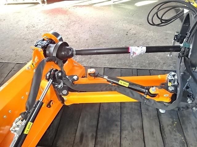 TALEX Böschung Schlegelmulcher RB EVO - 140 Hydraulisch - für Kleintraktoren mit Gelenkwelle