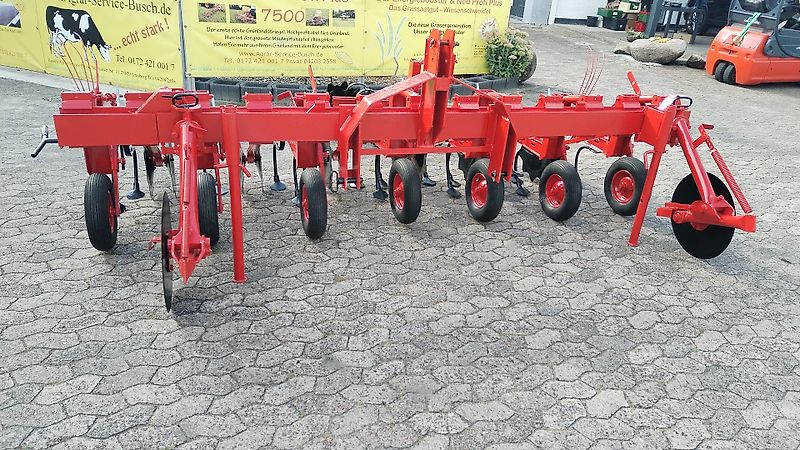 Gruse Gruse Gruse 7 reihiges Hackgerät Hackrahmenbreite 340 cm geklappt gezackte Kulturschutzscheiben ideal für 150cm Spurbreite zum Hacken von 3 Reihen zwischen den Schlepperspuren große Scheibenseche zur exakten Spurführung mit Vibrozinken