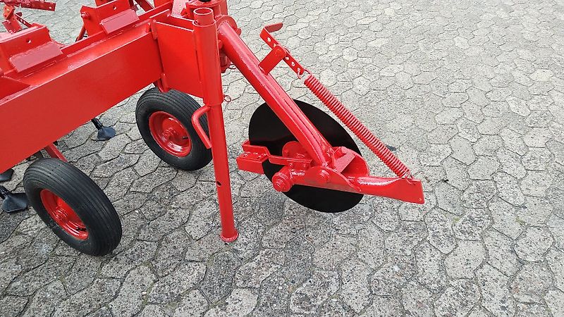 Gruse Gruse Gruse 7 reihiges Hackgerät Hackrahmenbreite 340 cm geklappt gezackte Kulturschutzscheiben ideal für 150cm Spurbreite zum Hacken von 3 Reihen zwischen den Schlepperspuren große Scheibenseche zur exakten Spurführung mit Vibrozinken