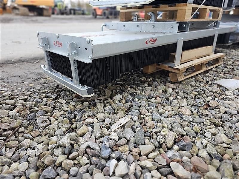 Fliegl Lion Sweeper 2000